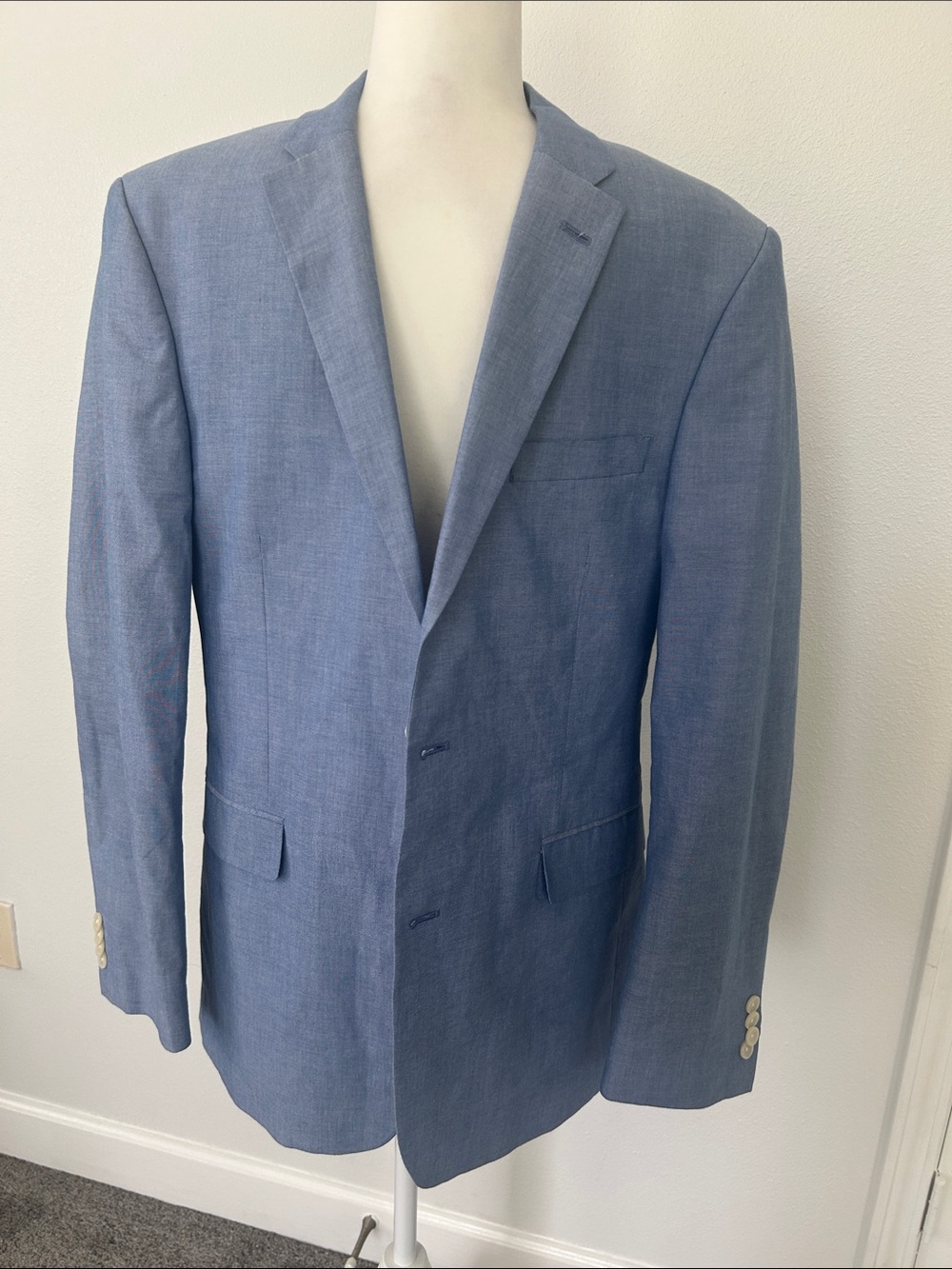 Tommy Hilfiger Light Blue Sport Coat. Size 40R
